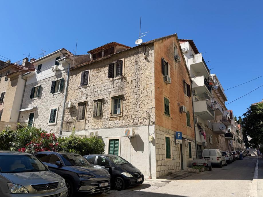 Az épület homlokzata, Bačvice, Split